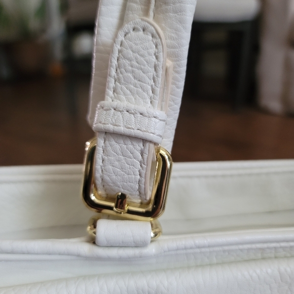 Olivia + Joy Leather Vintage Flap Front Tab Closure Bag in White - Picture 4 of 16